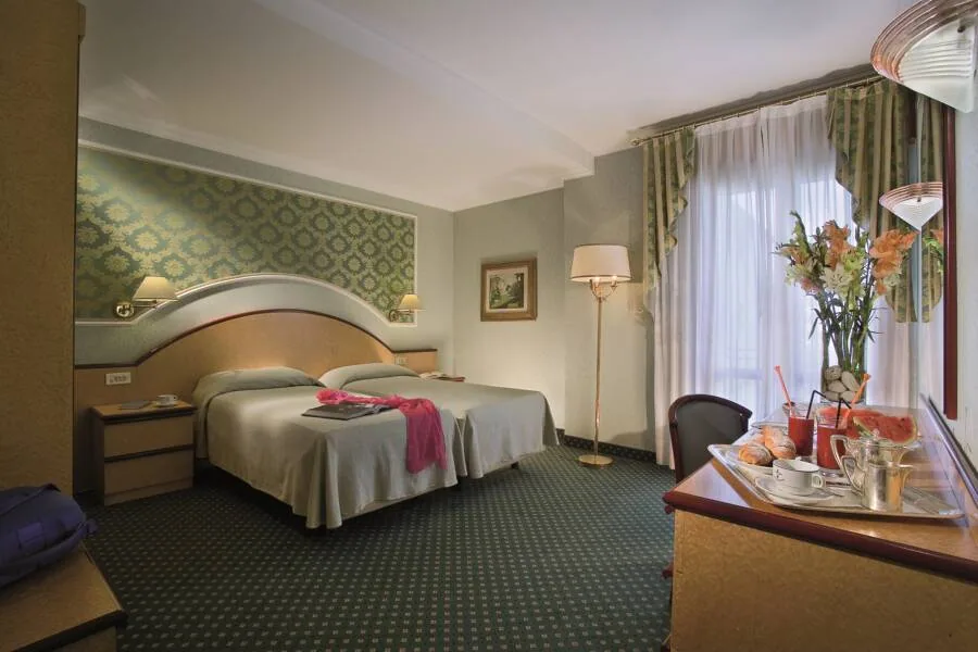 Doppia Standard — Palace Hotel Meggiorato